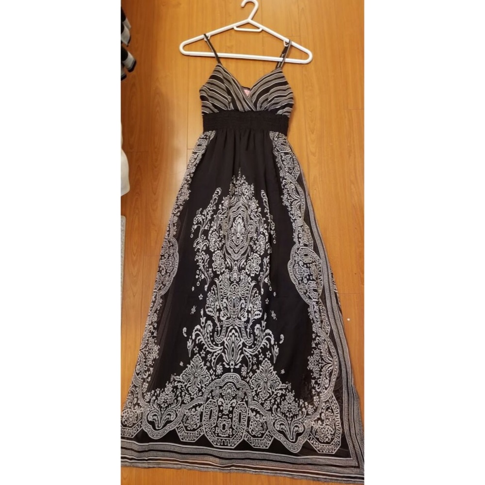 💃Small Off white print on brown maxi dress